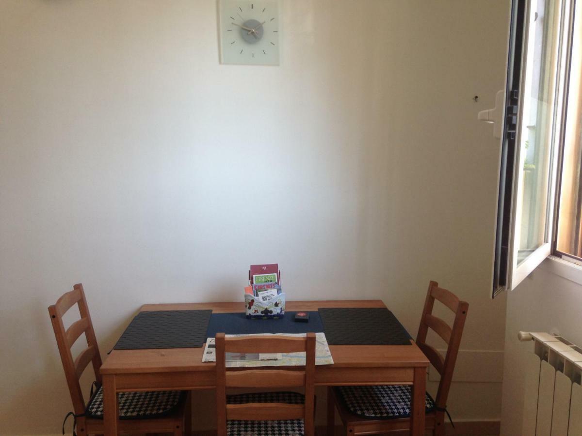 Apartment Airport ฟลอเรนซ์ ภายนอก รูปภาพ
